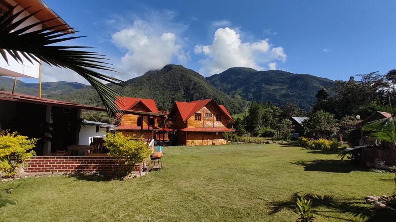 Elfen Hospedaje Familiar Oxapampa Exterior photo