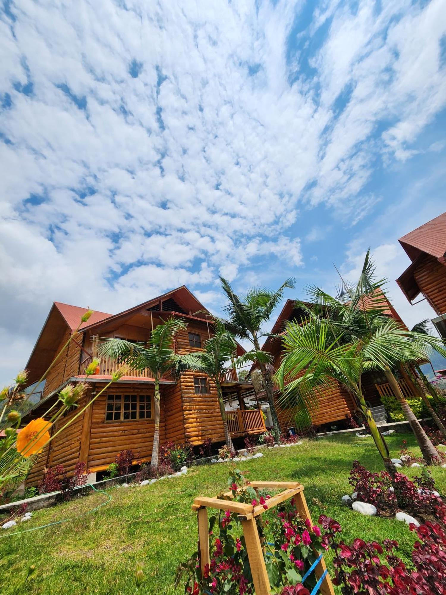 Elfen Hospedaje Familiar Oxapampa Exterior photo
